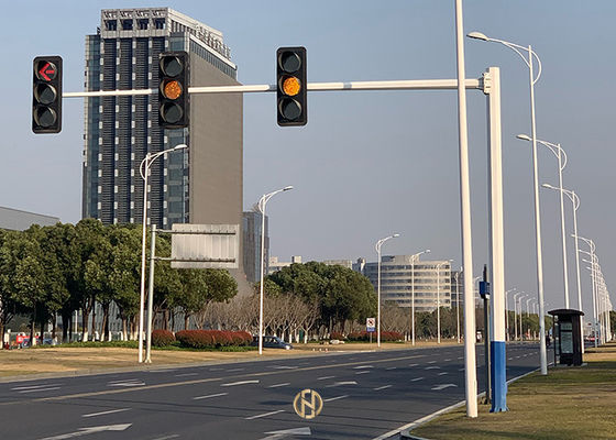 8m Hot Dip Galvanized Traffic Signal Pole Wind Resistance