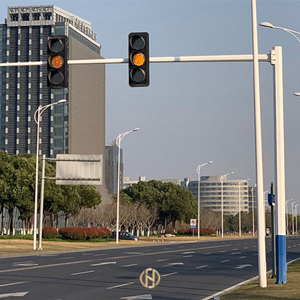 6M 8M Traffic Signal Pole Octagonal Shape ISO 9001 Certification