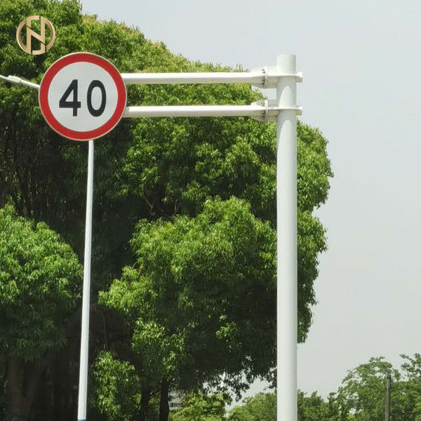 Road Traffic Signal Post Steel Material Anti Rust Customized Powder Coating