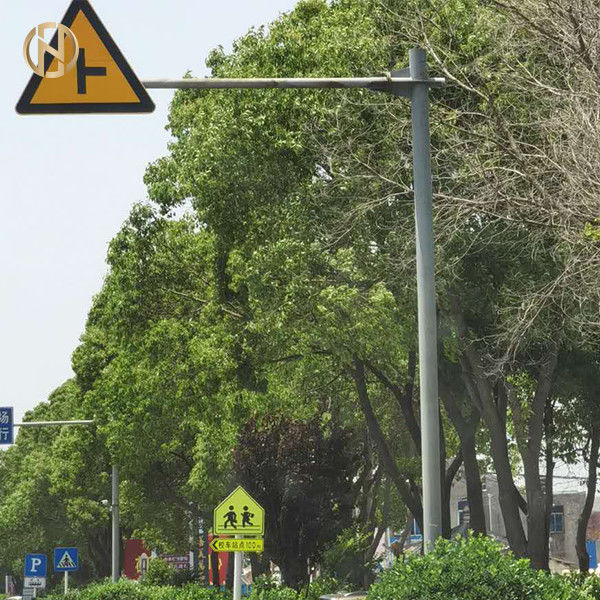 Convenient Street Sign Pole Galvanized 3-10M Anti Seismic Design