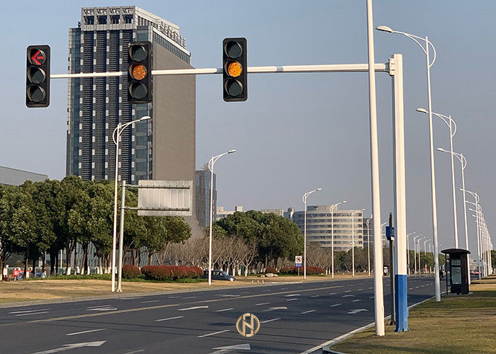 8m Hot Dip Galvanized Traffic Signal Pole Wind Resistance