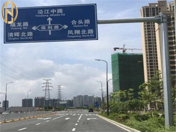 Customized Height Highway Sign Pole High Precision Anti Seismic Design