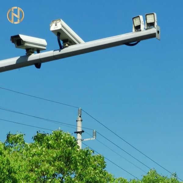 Steel Security Camera Lamp Post 85um Galvanization Long Service Life