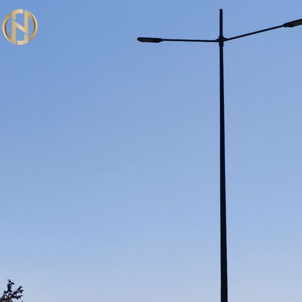 Hot-Dip Galvanized Q235B Street Light Pole with Customizable Color